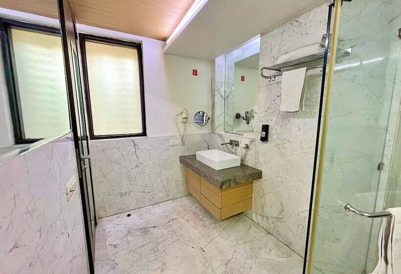 Номер Deluxe, Amber Inn By Orion Hotels