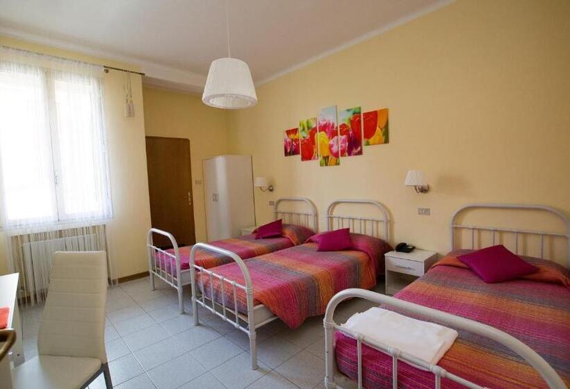 Habitació Triple Estàndard, Arcoveggio