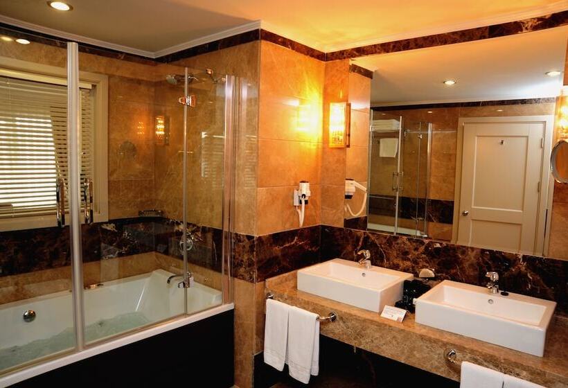 سوییت, Dream Hill Business Deluxe Hotel Asia