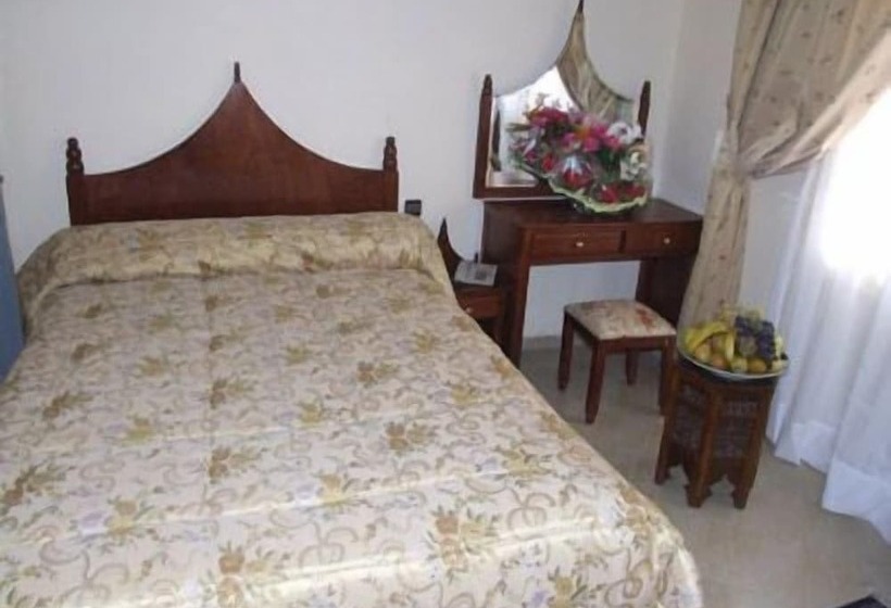 اتاق استاندارد سه نفره, Du Louvre