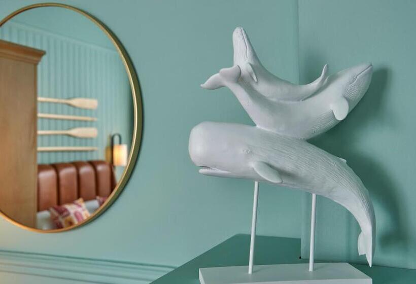 Полулюкс, Du Vin & Bistro Brighton