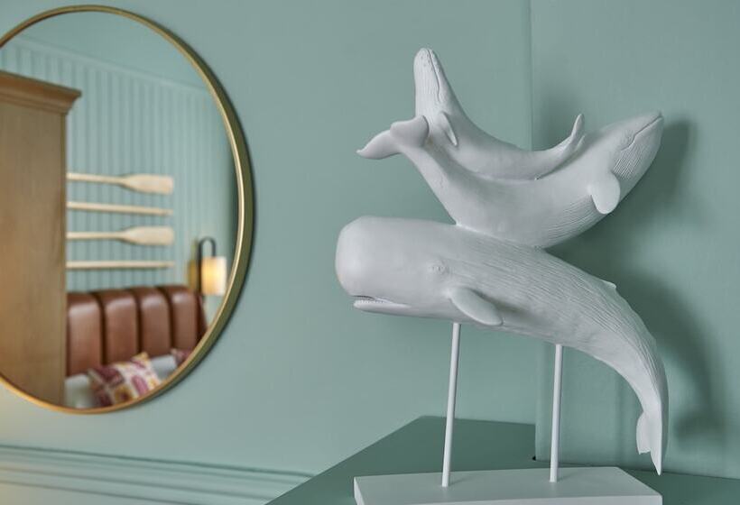 Полулюкс, Du Vin & Bistro Brighton