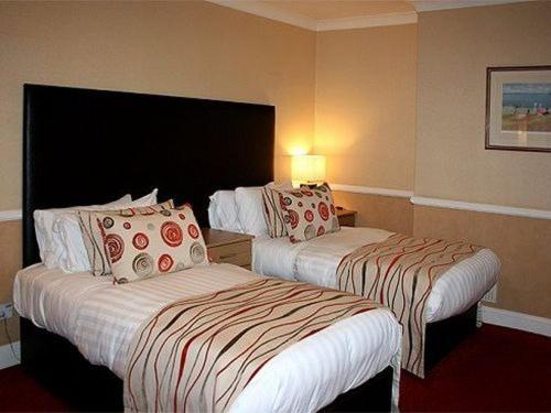 带大床的标准间, Dunkerleys