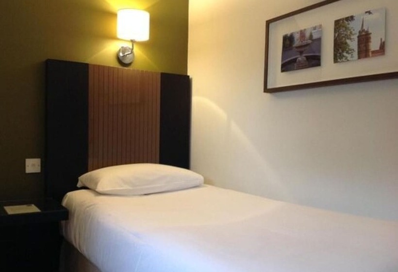 标准单人间, Highfield Park