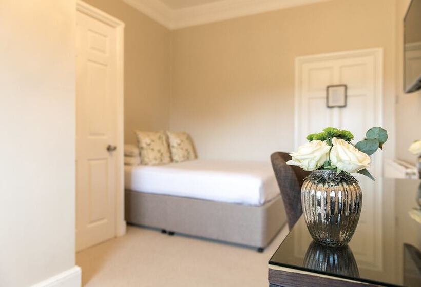 1间卧室的房子, Highfield Park