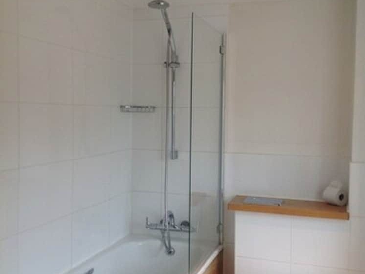 1间卧室的房子, Highfield Park