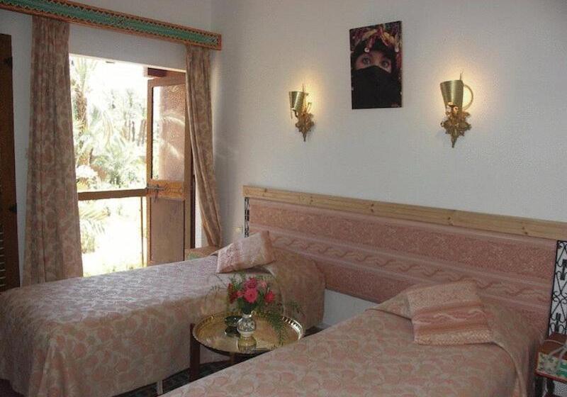 اتاق استاندارد سه نفره, Hôtel Le Tinsouline