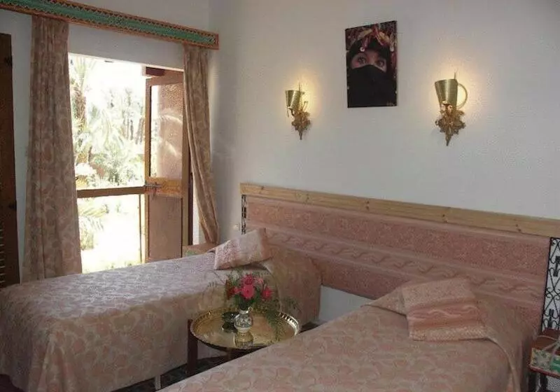 اتاق استاندارد سه نفره, Hôtel Le Tinsouline