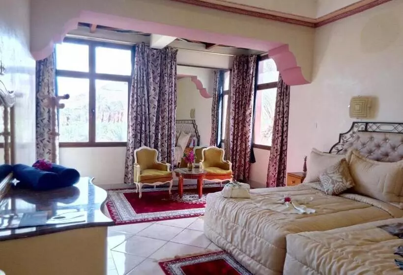 سوئیت رویال, Hôtel Le Tinsouline