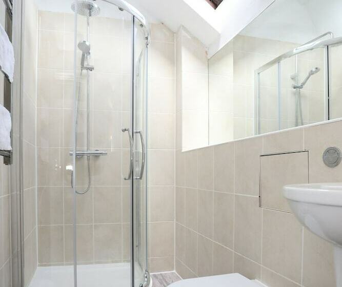 豪华房间, Merrymouth Inn