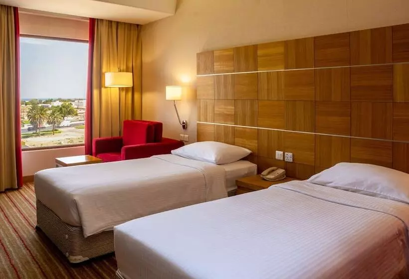 اتاق استاندارد با چشم‌انداز شهر, Golden Tulip Muscat