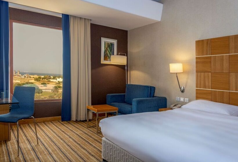 اتاق استاندارد با چشمانداز شهر, Golden Tulip Muscat