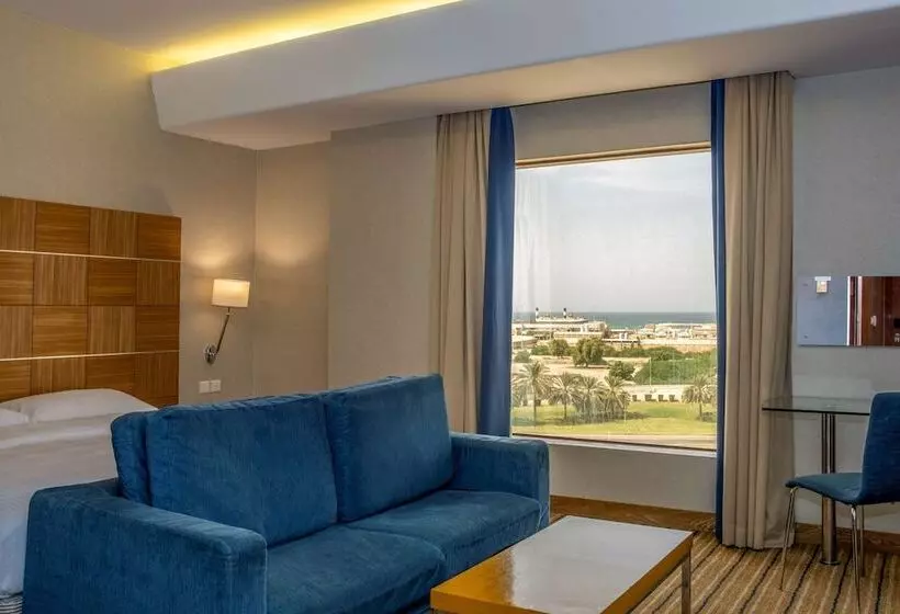 اتاق استاندارد با چشم‌انداز شهر, Golden Tulip Muscat
