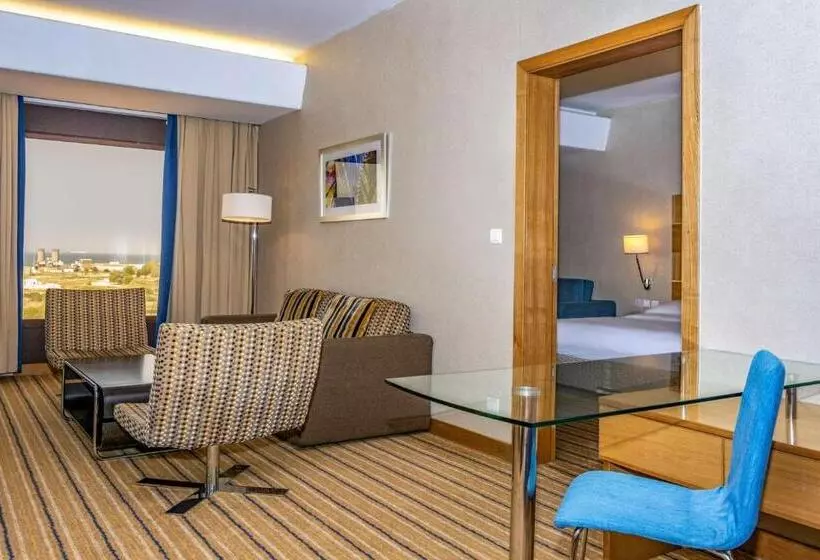 سوییت, Golden Tulip Muscat