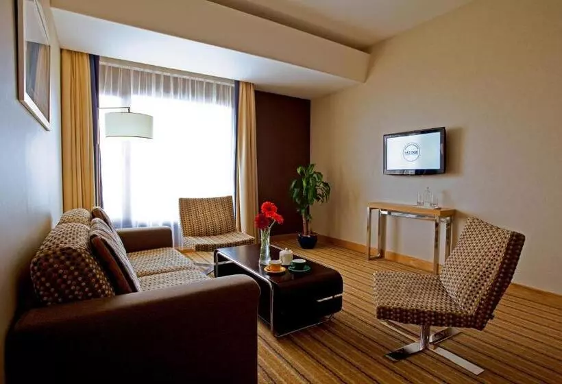سوییت, Golden Tulip Muscat