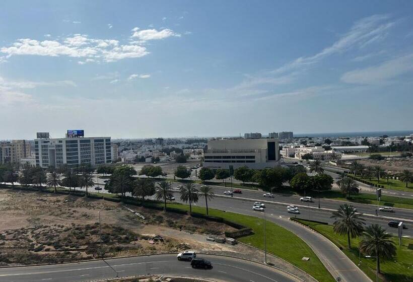 اتاق استاندارد با چشمانداز شهر, Golden Tulip Muscat