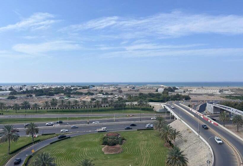 اتاق استاندارد با چشمانداز شهر, Golden Tulip Muscat