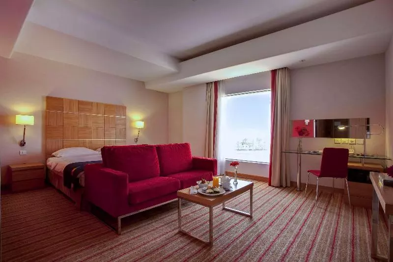 اتاق سوپریور, Golden Tulip Muscat