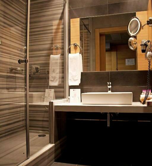 キングサイズベッドのデラックスルーム, Point Hotel Barbaros