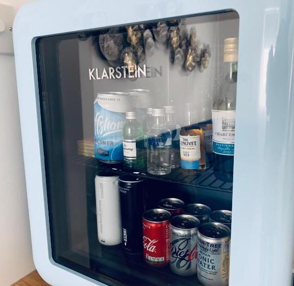 オーシャンビュースイート, Porth Beach