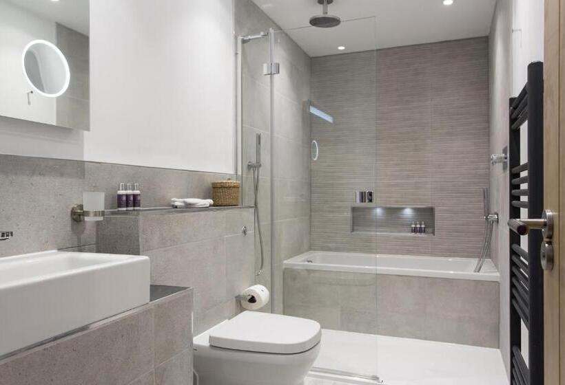 סוויטה נוף לגינה, Porth Beach