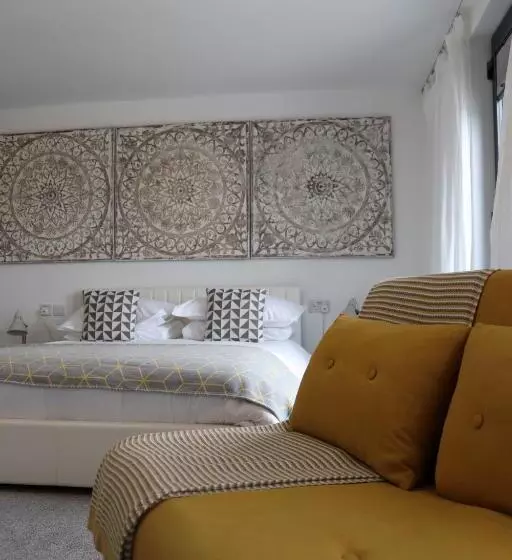 Suite Vista Jardí, Porth Beach