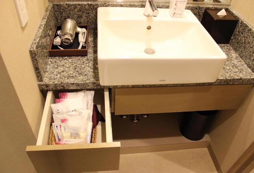 标准间, Ryumeikan Tokyo