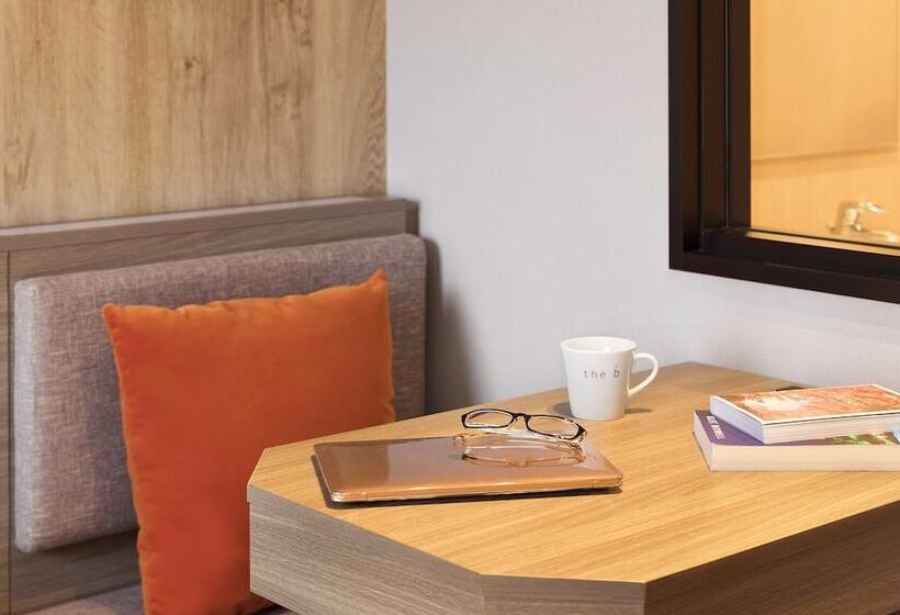 Номер Стандарт, The B Ochanomizu