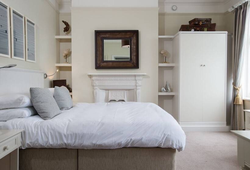 带城市景观的标准间, The Marine