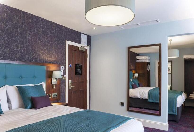 디럭스 패밀리 룸, The Queen S Head Wetherspoon