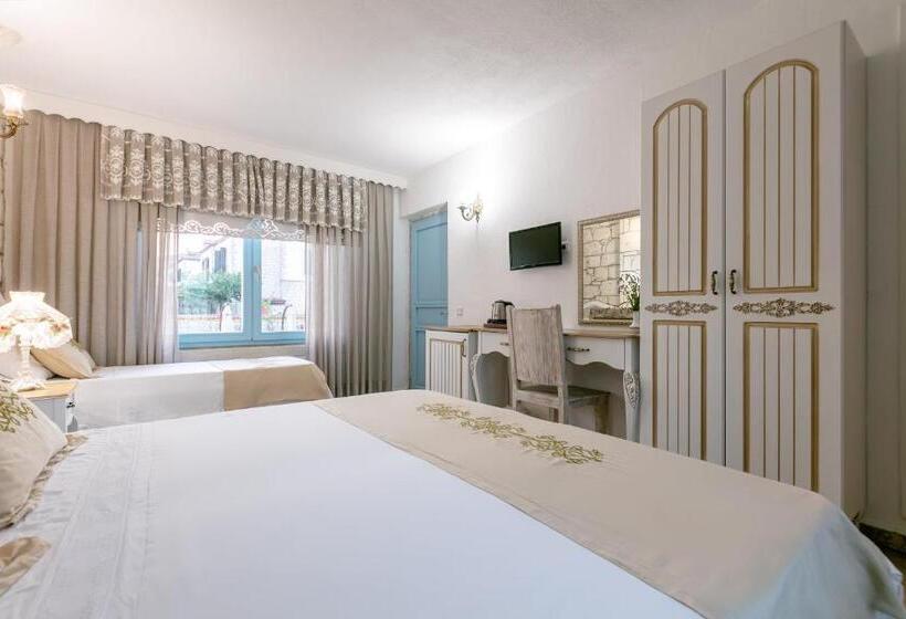 带泳池的标准三人间, Villa Fora