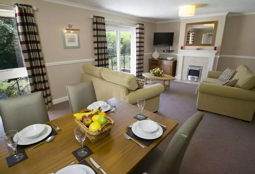 １ベッドルームハウス, Woodford Bridge Country Club