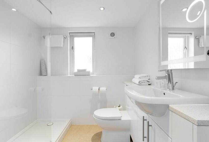 בית, חדר שינה 1, Woodford Bridge Country Club