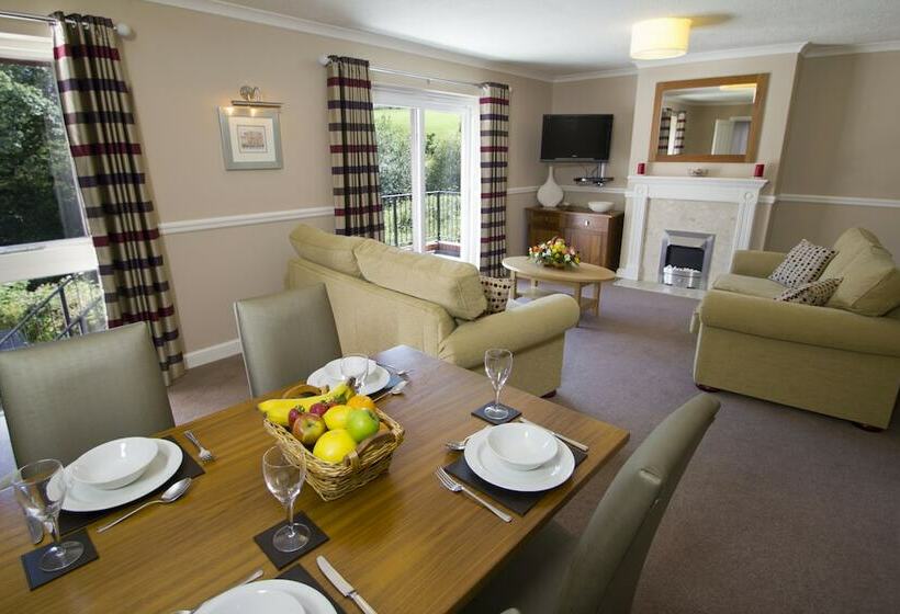 בית, 2 חדרי שינה, Woodford Bridge Country Club