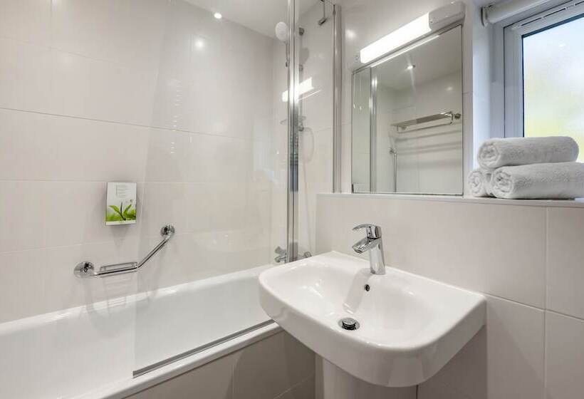 Дом 2 Спальни, Woodford Bridge Country Club
