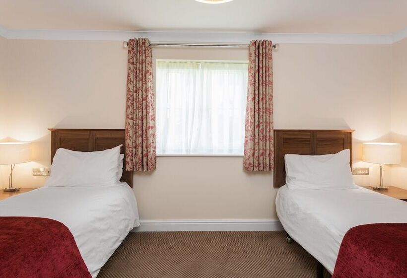 בית, 2 חדרי שינה, Woodford Bridge Country Club