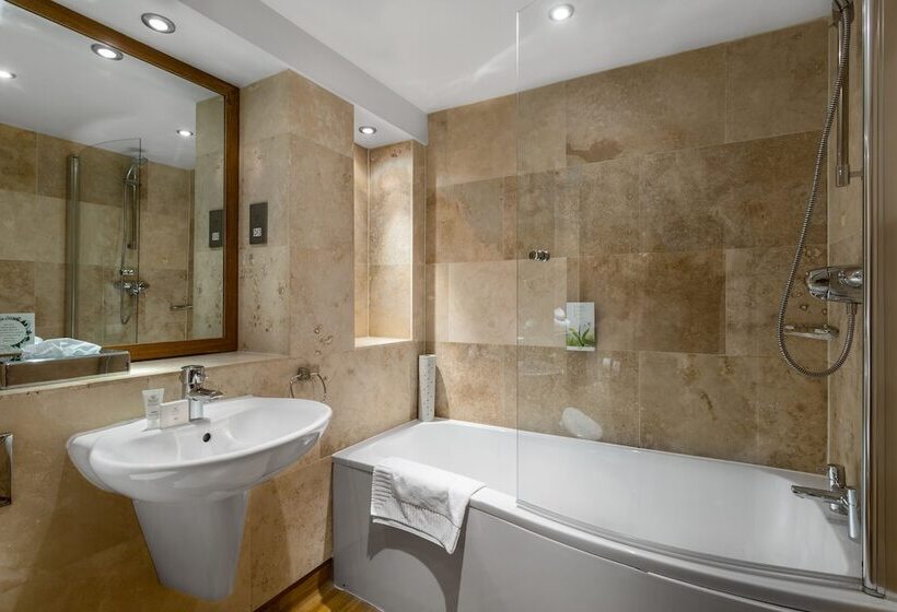 חדר סטנדרט, Woodford Bridge Country Club