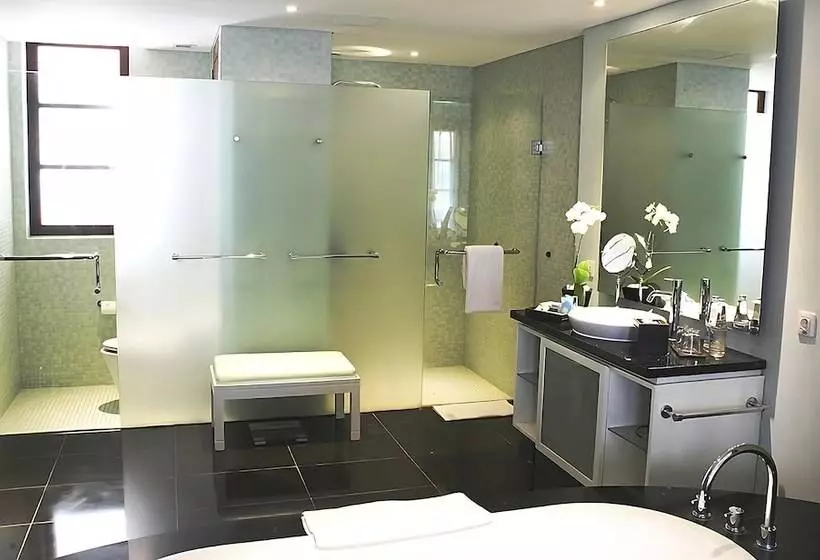 اتاق لوکس با بالکن, Novotel Bali Nusa Dua