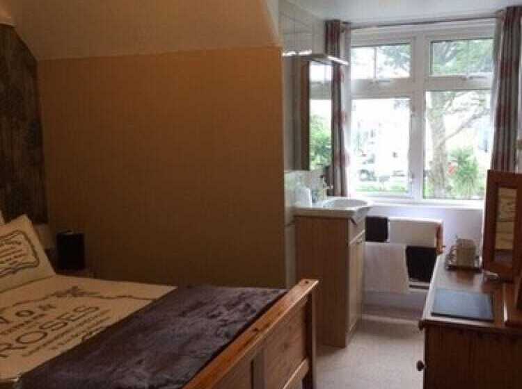 家庭间, Pine Lodge Guest House