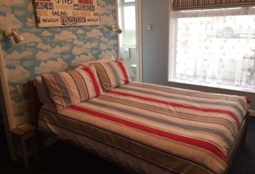 Семейный Номер, Pine Lodge Guest House