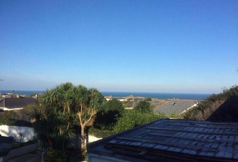 家庭间, Pine Lodge Guest House