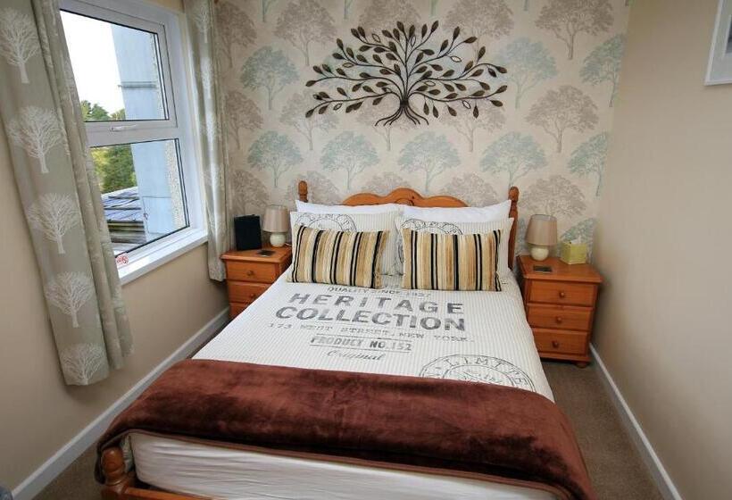 غرفة أساسية, Pine Lodge Guest House