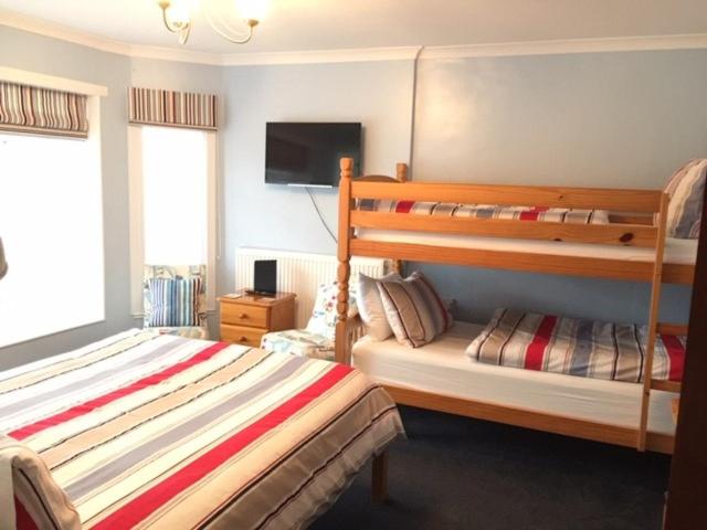 Семейный Номер, Pine Lodge Guest House