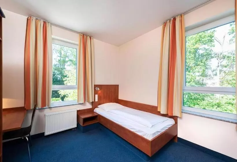 Standard Yhden Hengen Huone, Smartmotel
