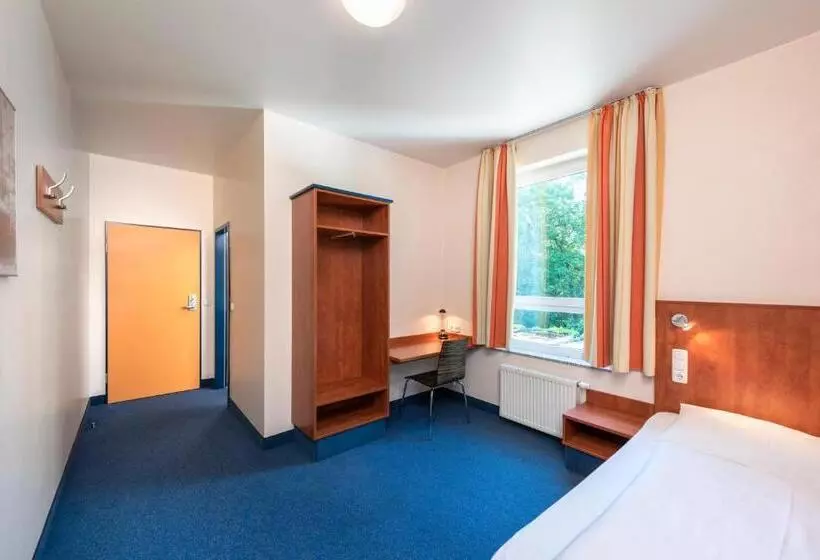 Standard Yhden Hengen Huone, Smartmotel