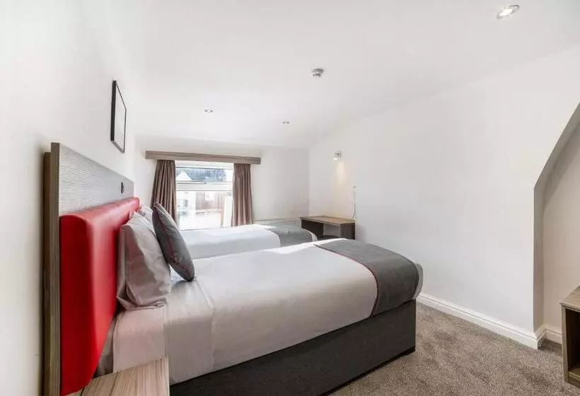 キングサイズベッドのスタンダードルーム, The Connaught Hotel Wolverhampton