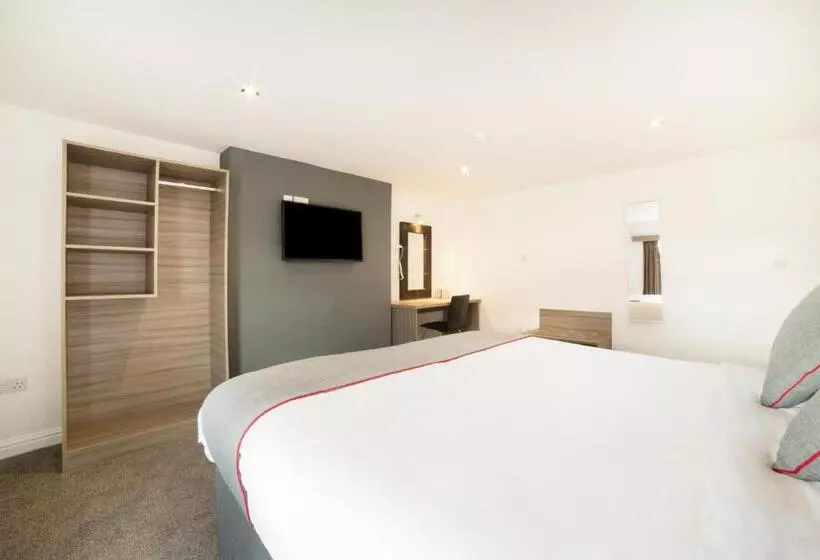 キングサイズベッドのデラックスルーム, The Connaught Hotel Wolverhampton