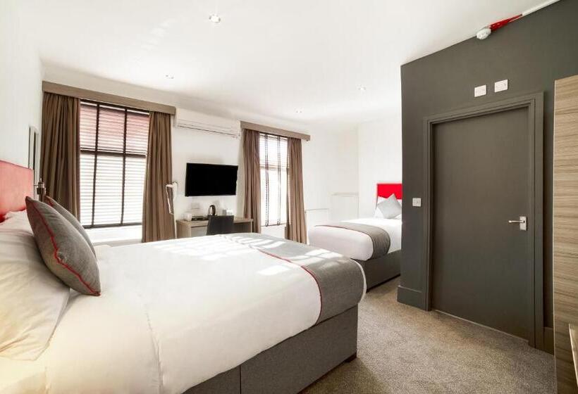 豪华三人间, The Connaught Hotel Wolverhampton