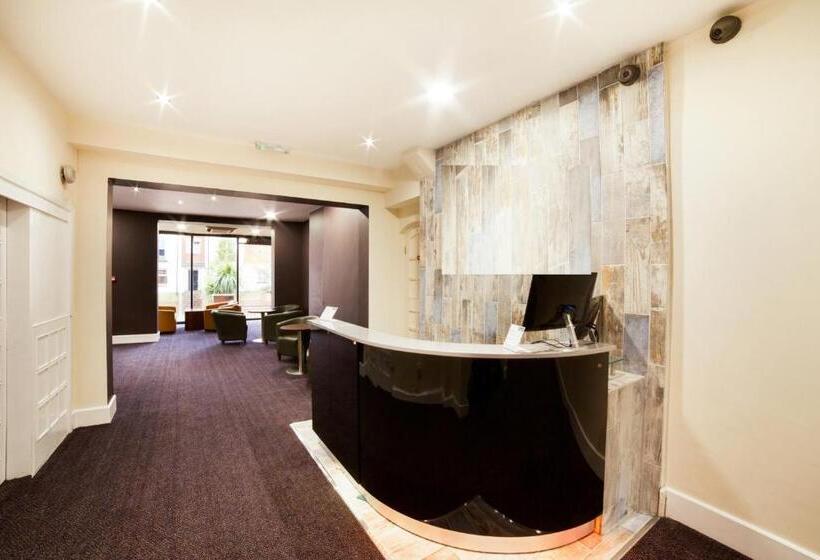 Трехместный Номер Deluxe, The Connaught Hotel Wolverhampton