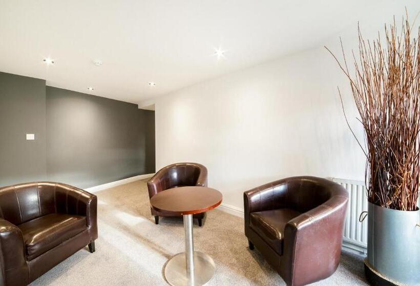 带大床的套房, The Connaught Hotel Wolverhampton